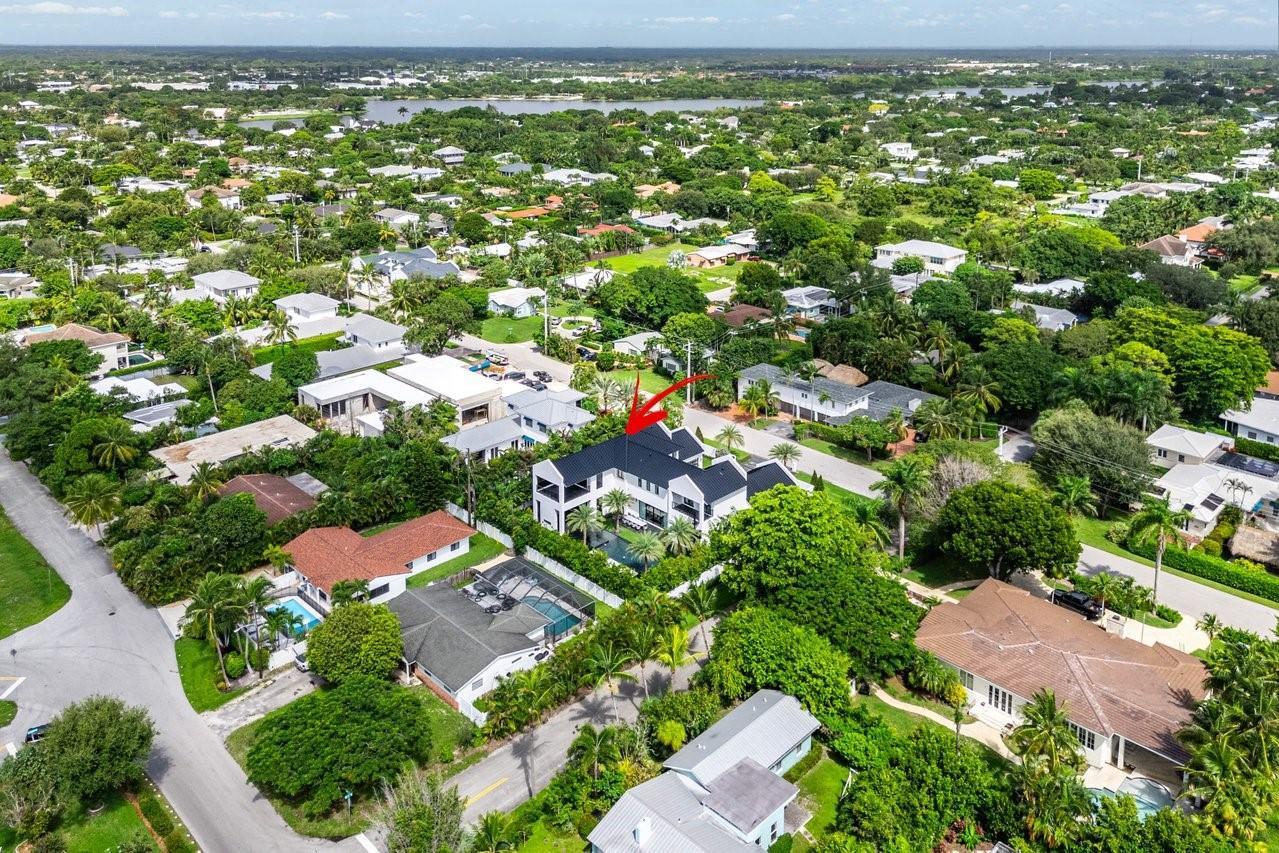 202 NW 7th St