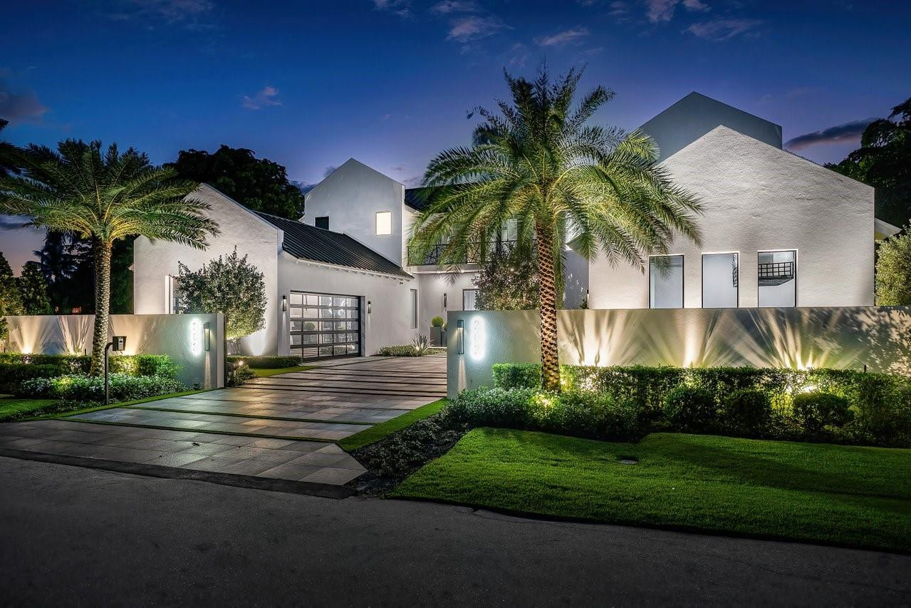 202 NW 7th St