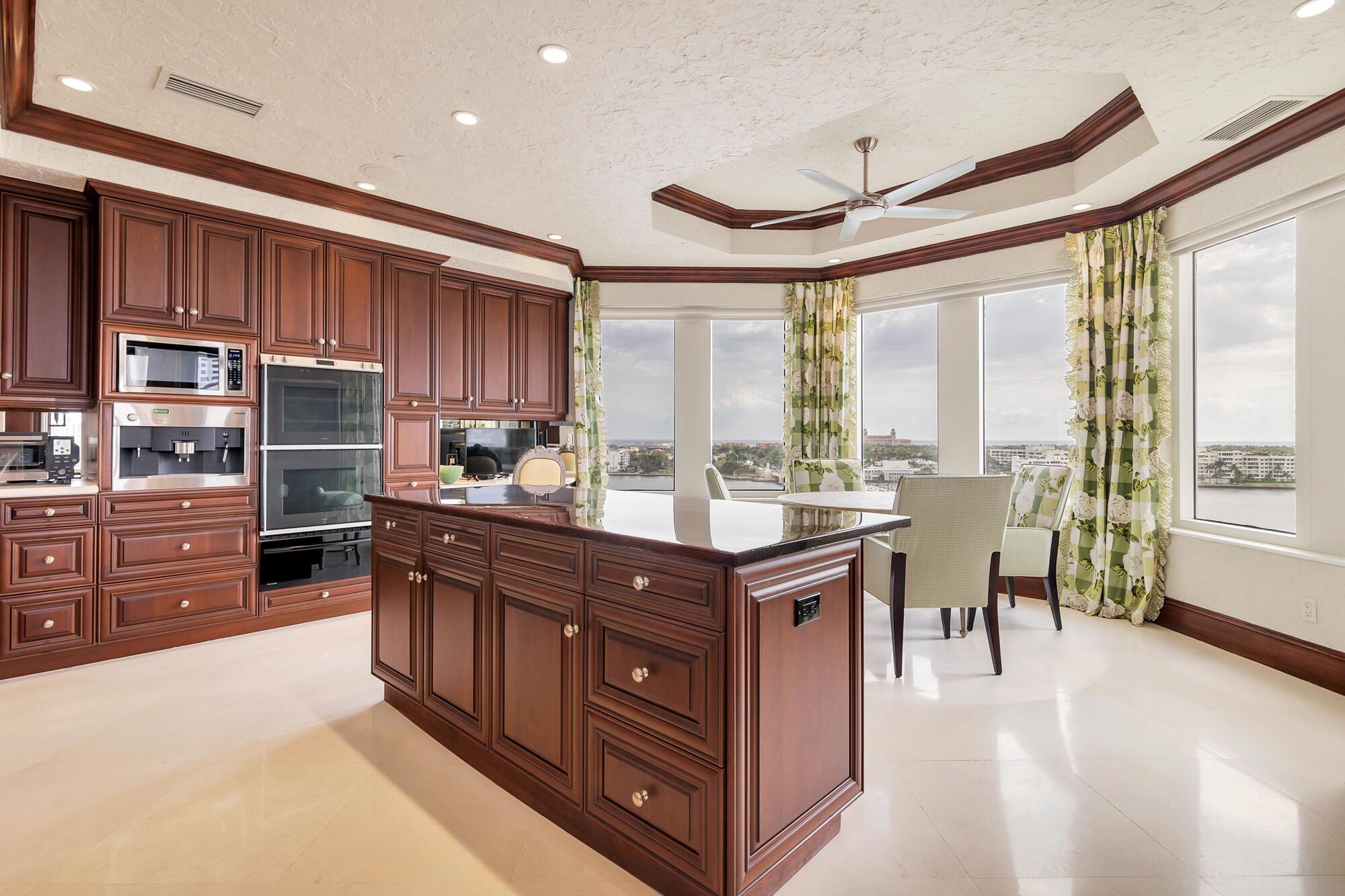 622 N Flagler Drive 904