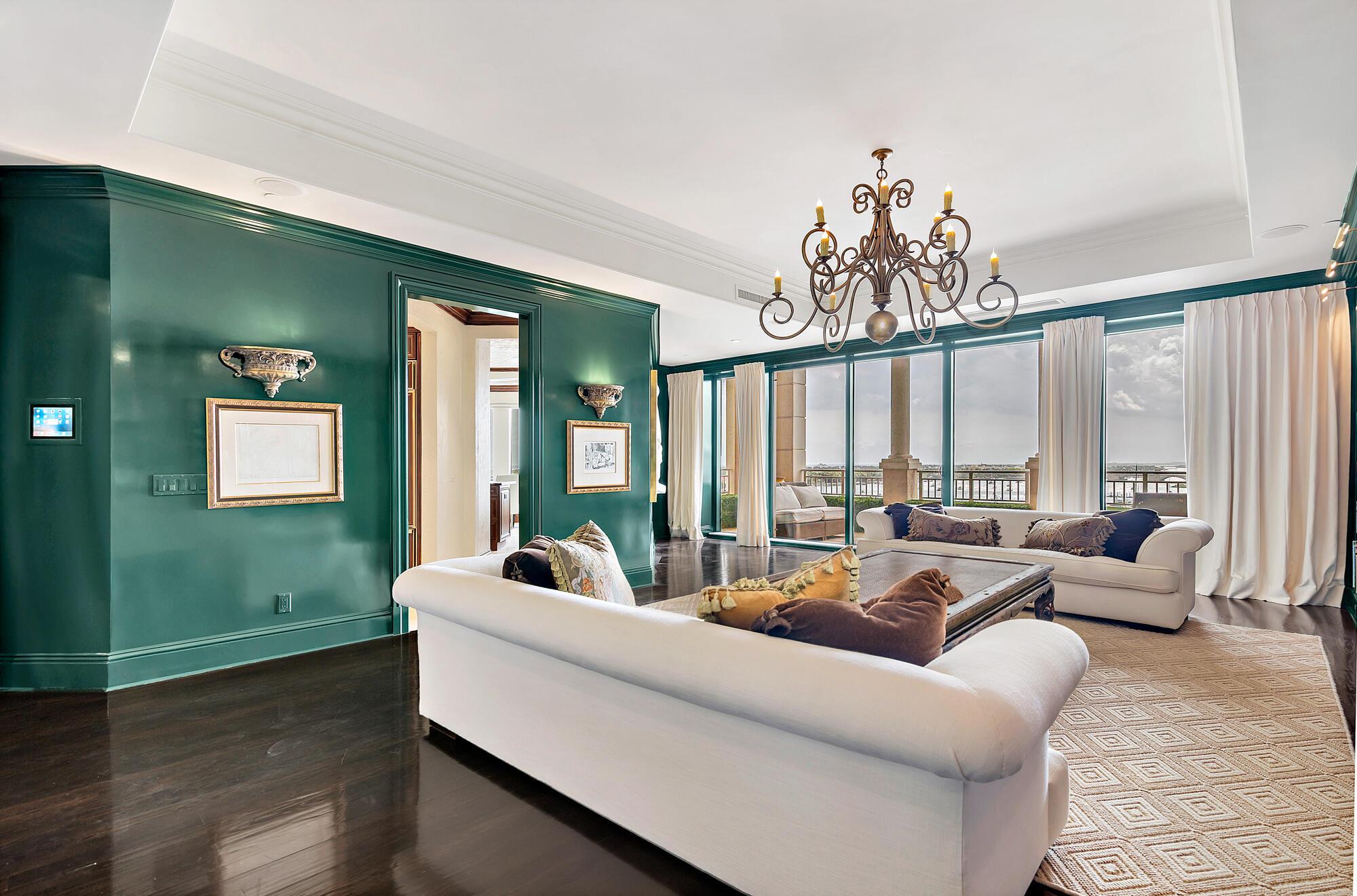 622 N Flagler Drive 904