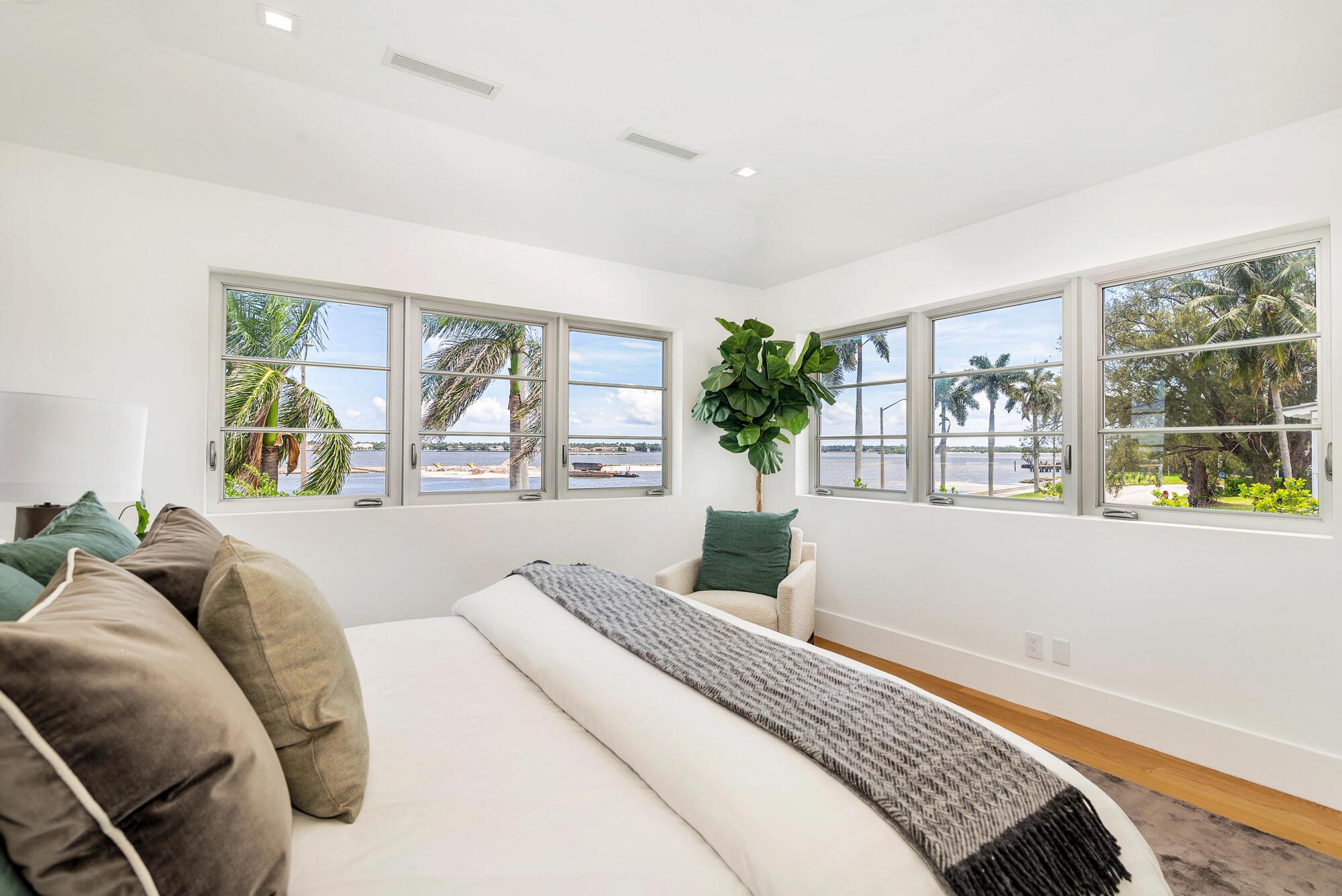 2745 S Flagler Drive