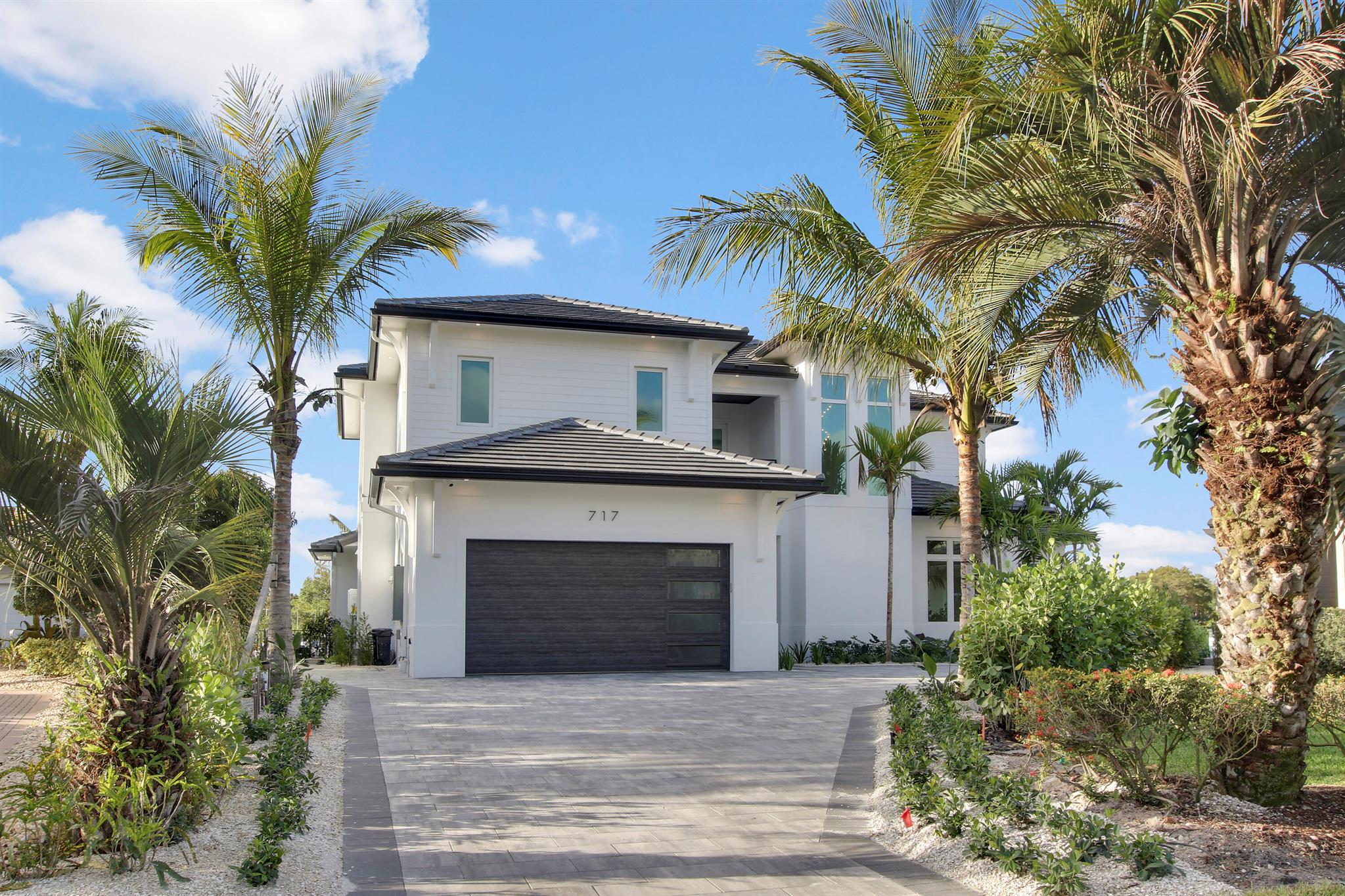 717 Harbour Point Drive