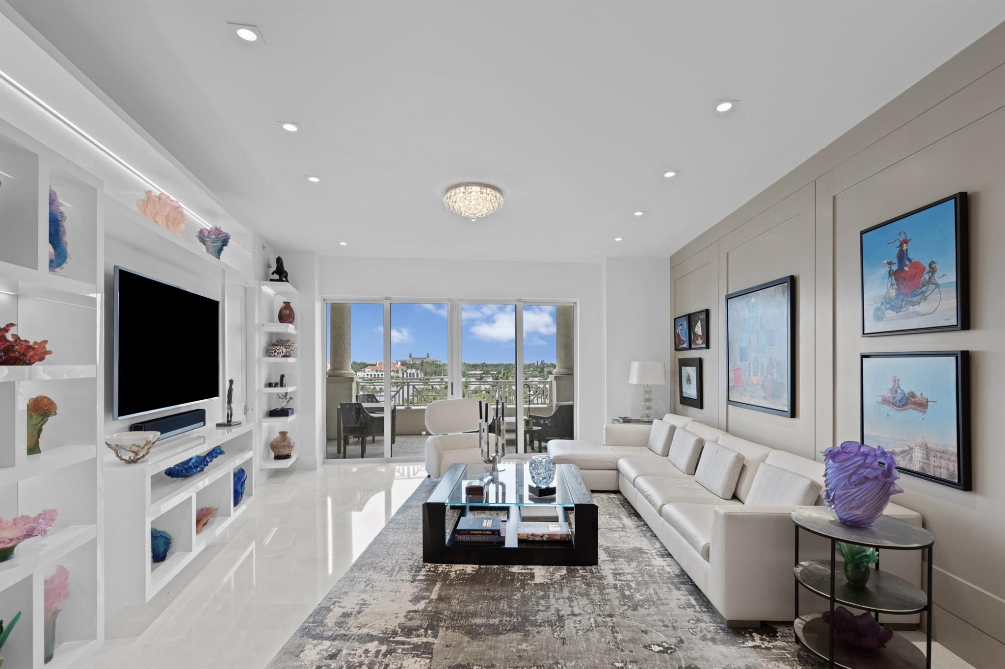 201 S Narcissus Avenue 504