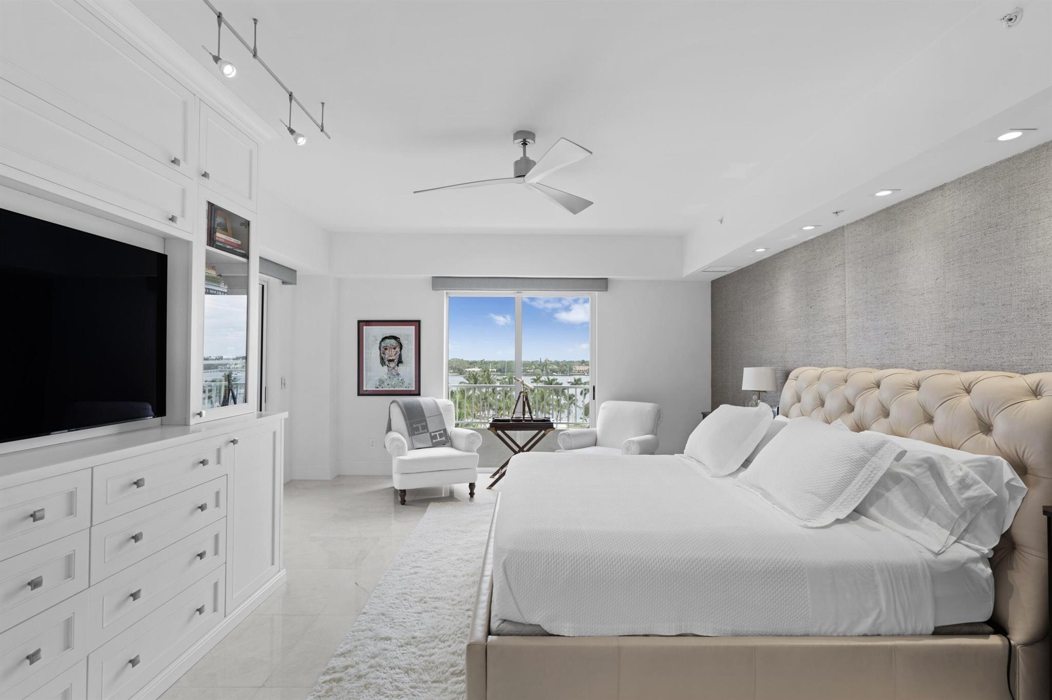 201 S Narcissus Avenue 504