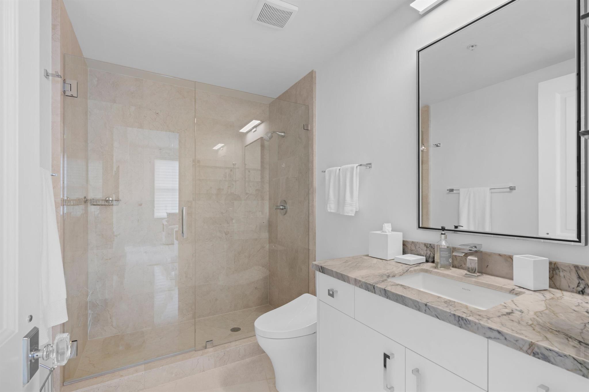 201 S Narcissus Avenue 504