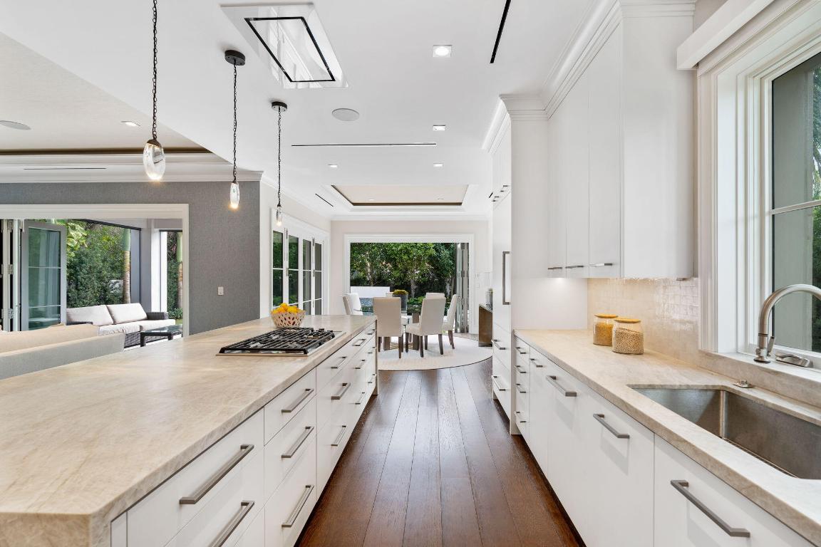 218 Everglade Avenue