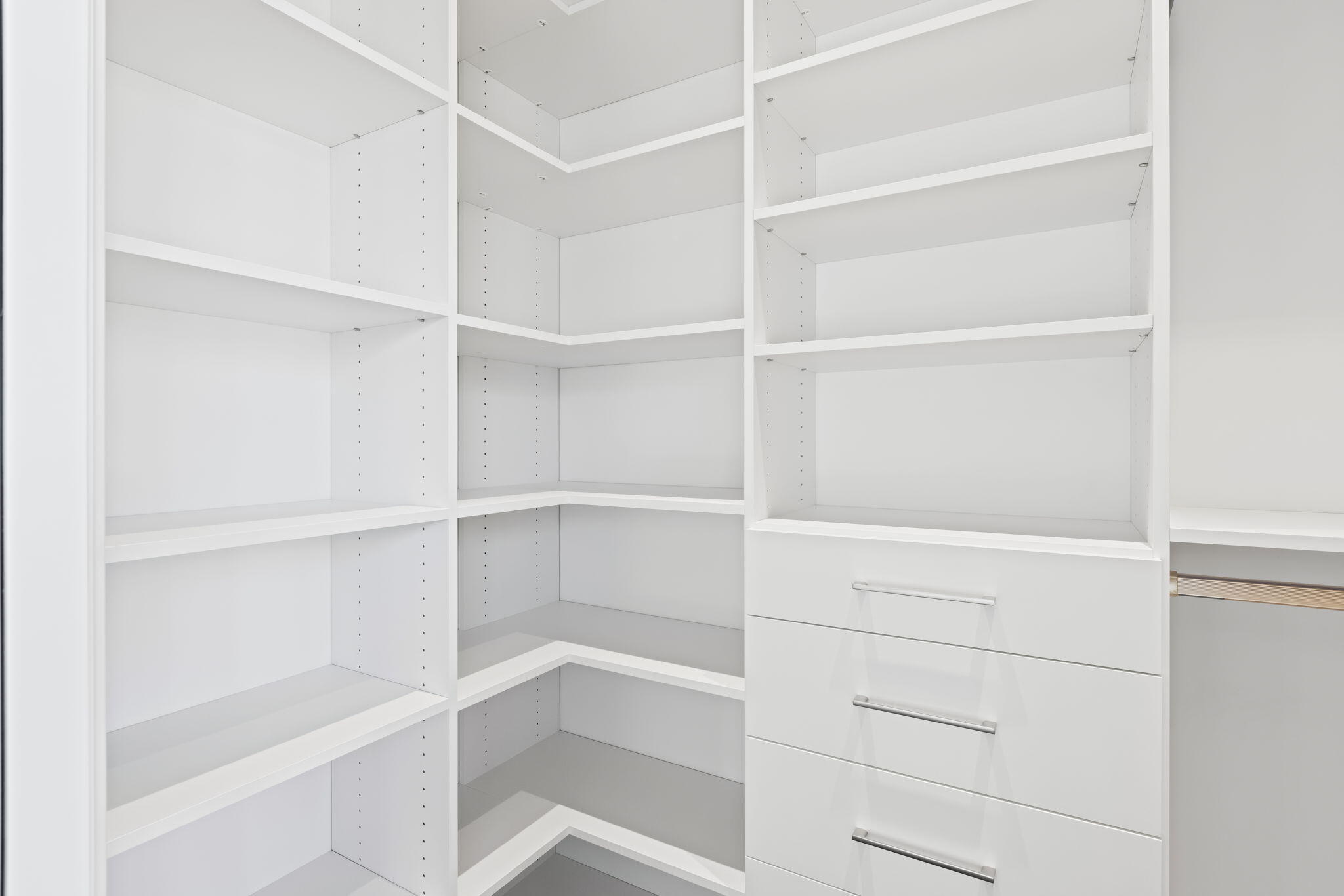 218 Everglade Avenue