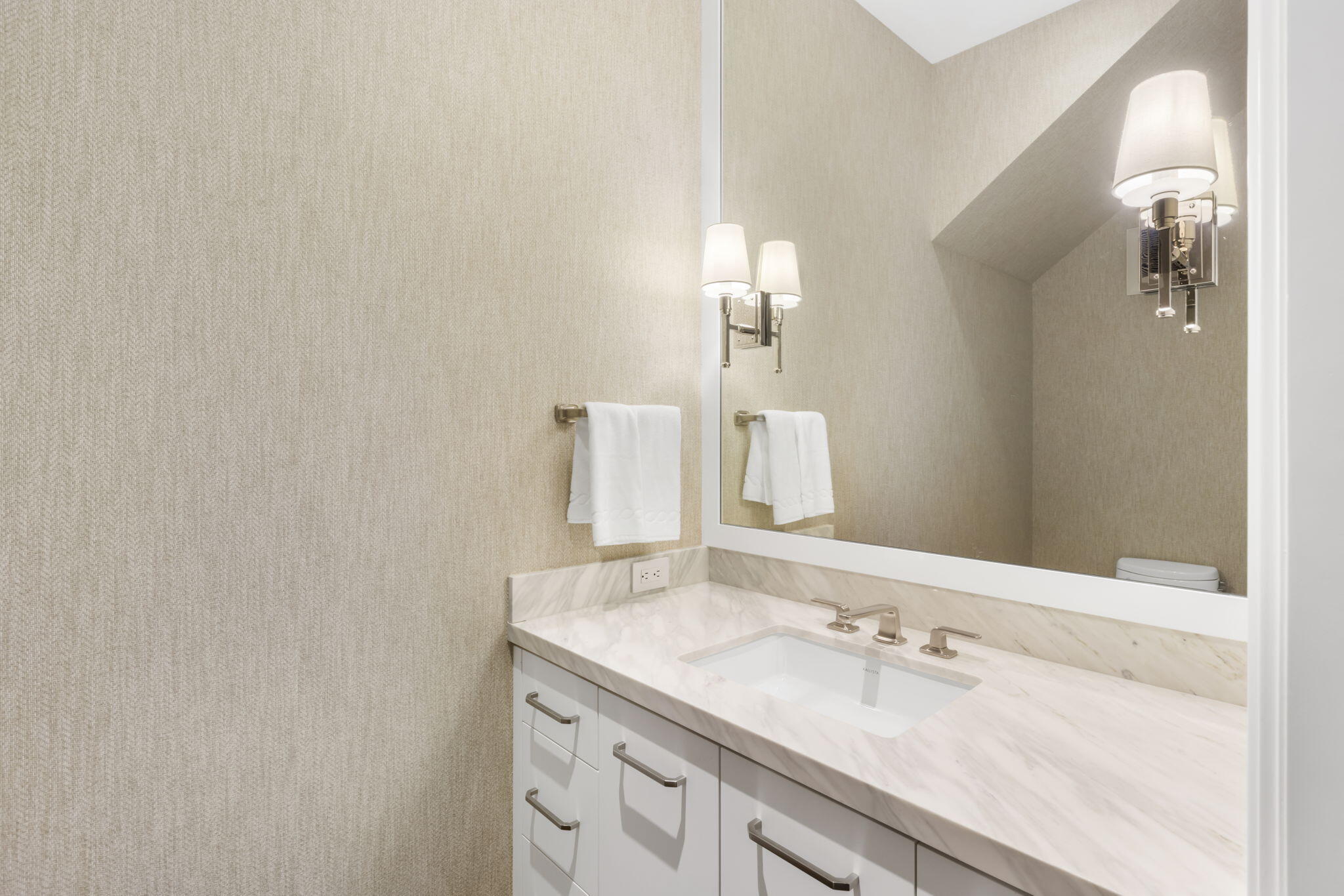 218 Everglade Avenue