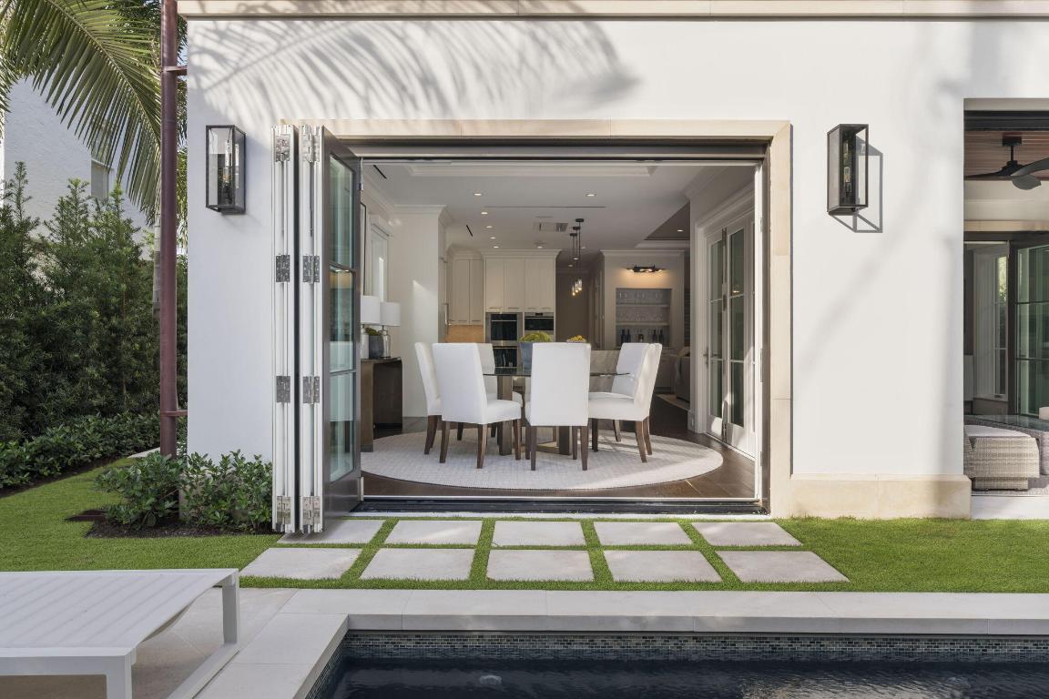 218 Everglade Avenue