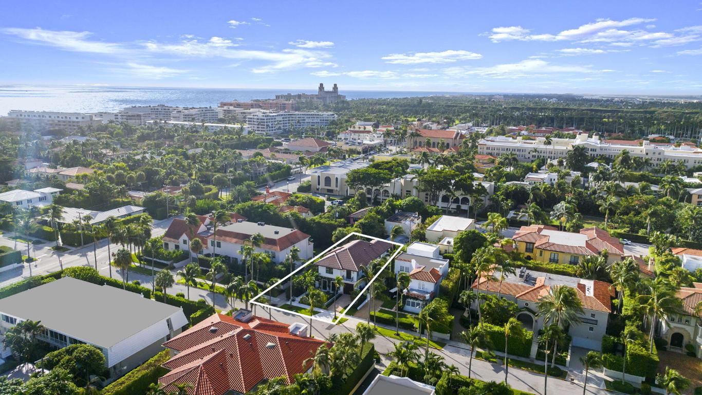 218 Everglade Avenue