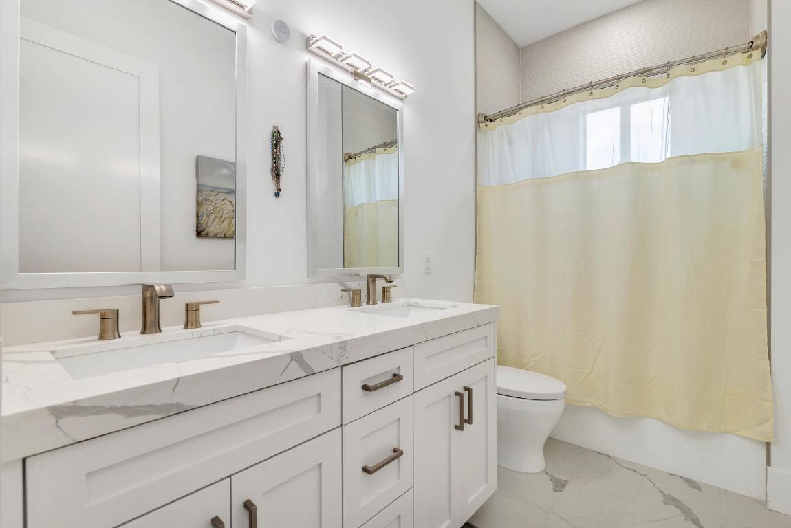 1519 N Lakeside Drive