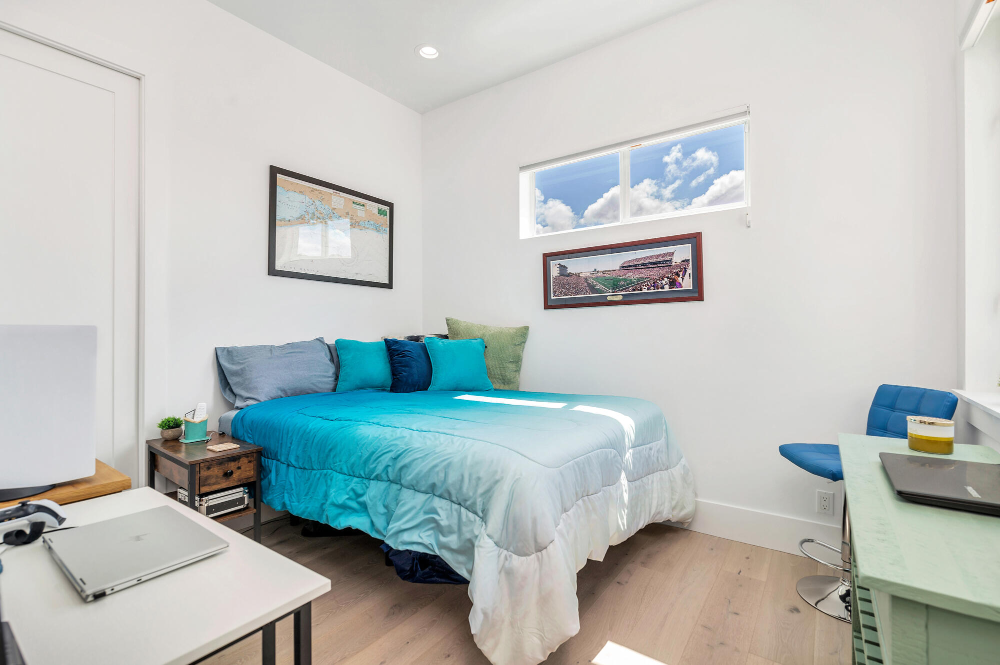 1519 N Lakeside Drive