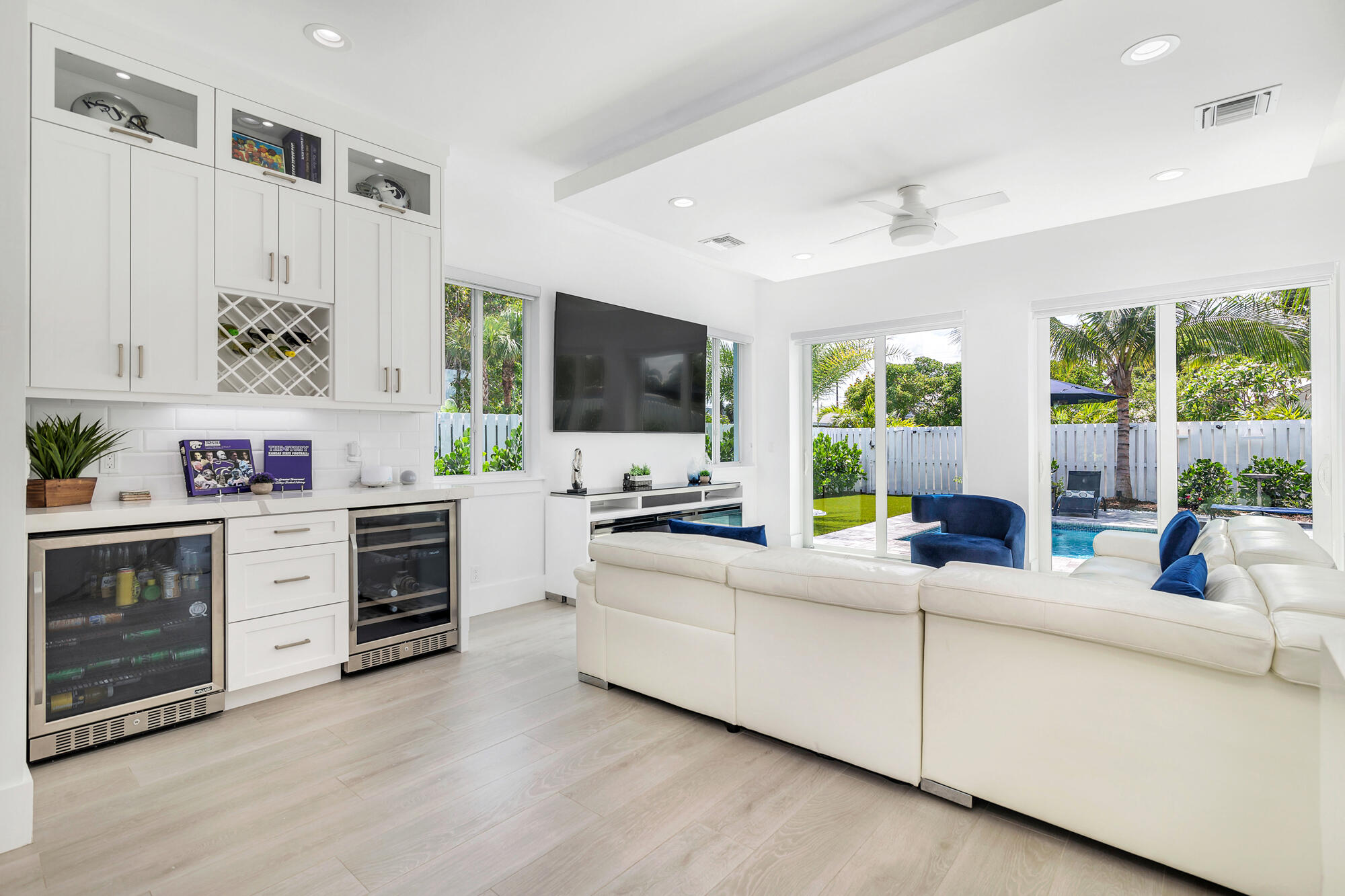 1519 N Lakeside Drive