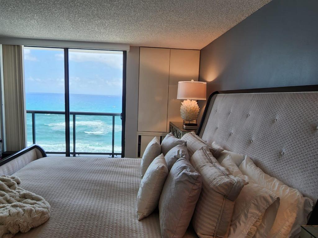 3115 S Ocean Boulevard 903