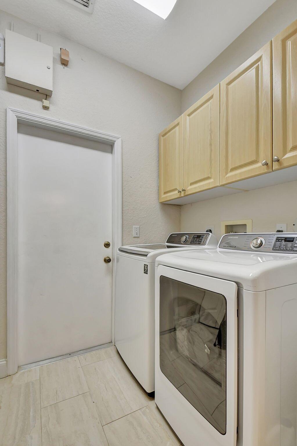 7613 Charing Cross Lane