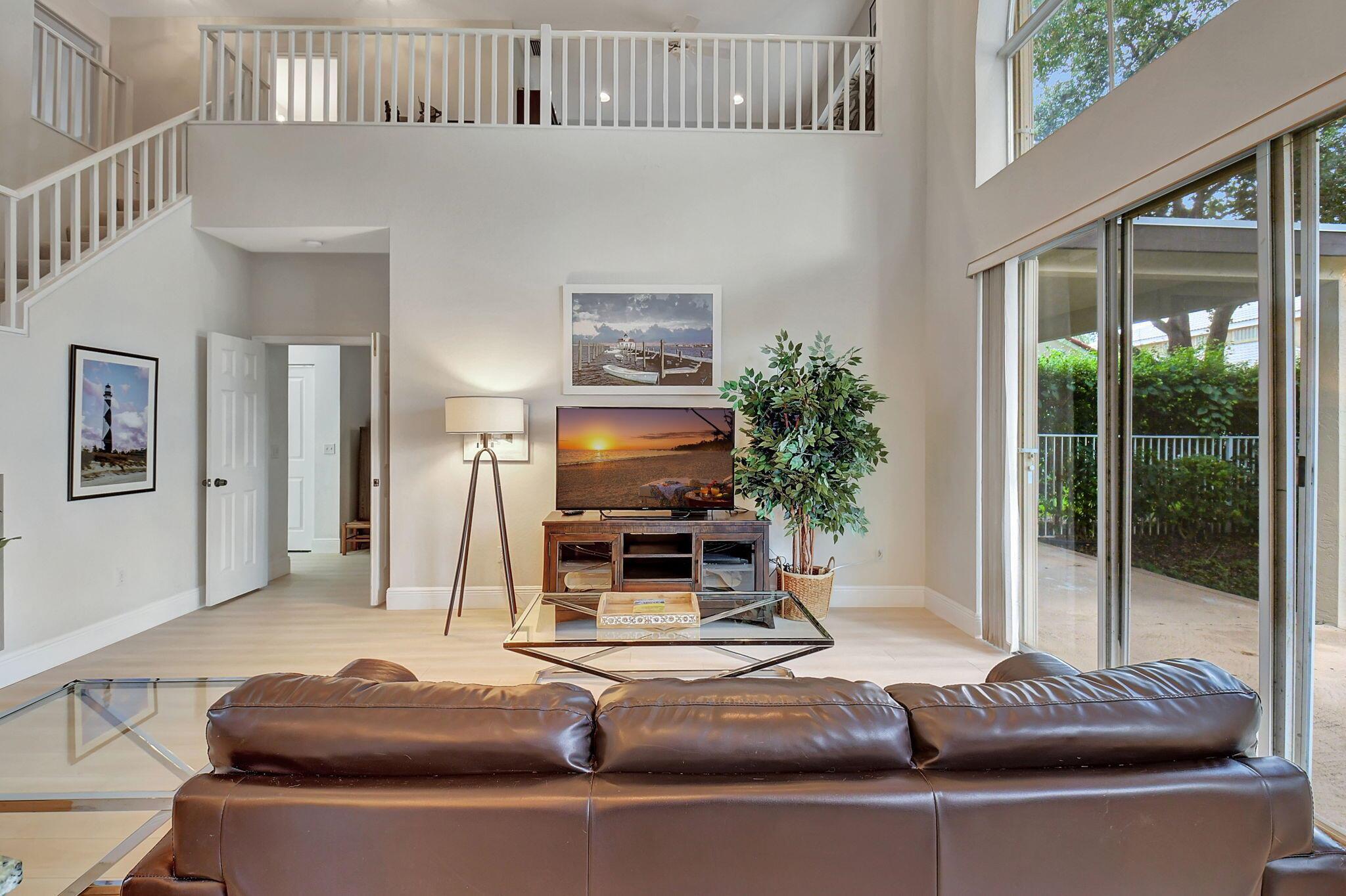 7613 Charing Cross Lane