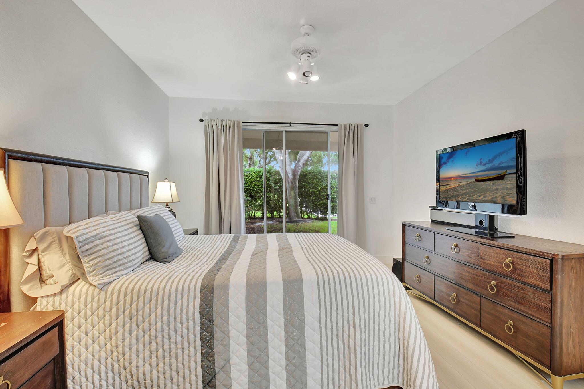 7613 Charing Cross Lane