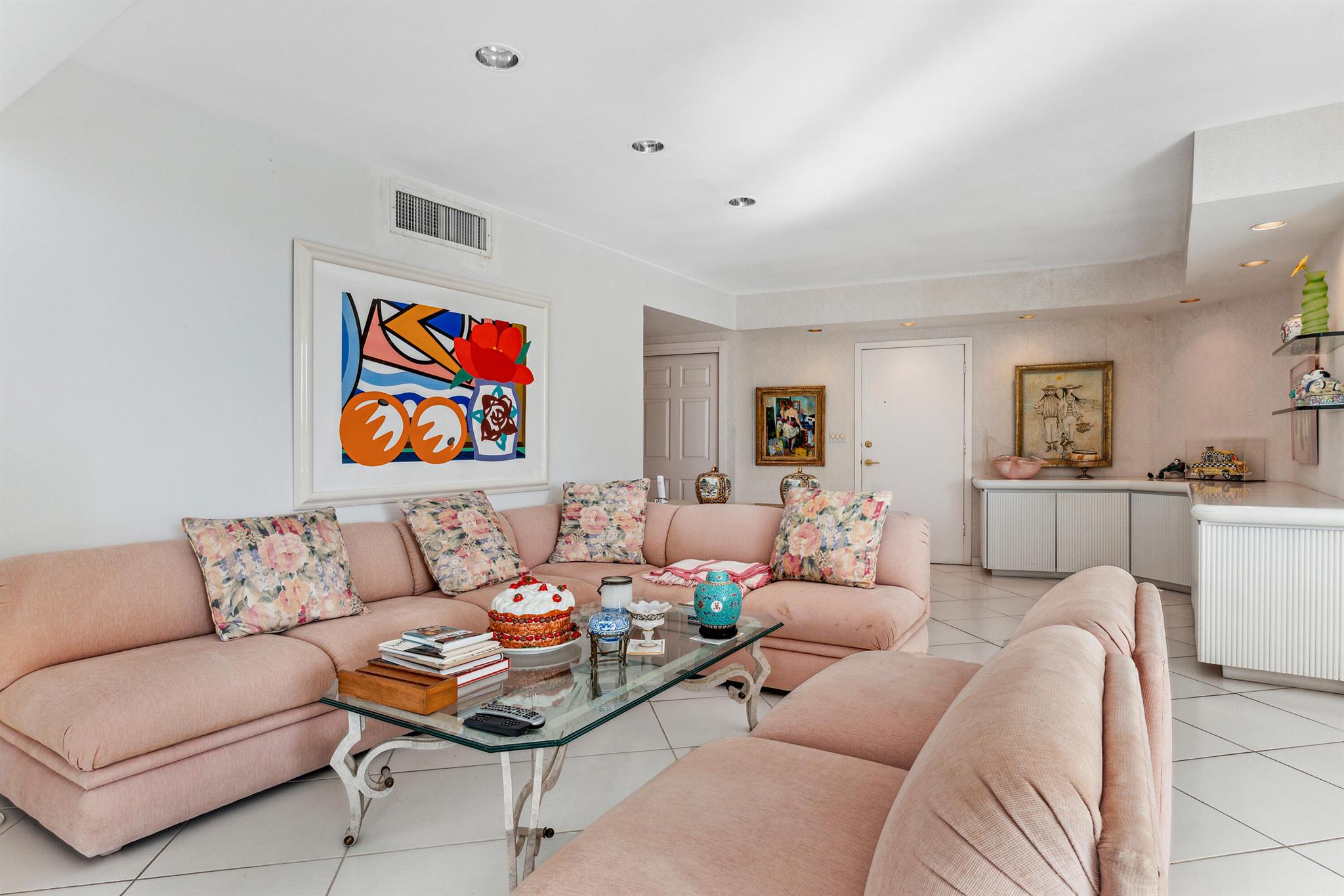 44 Cocoanut Row 508/509 A