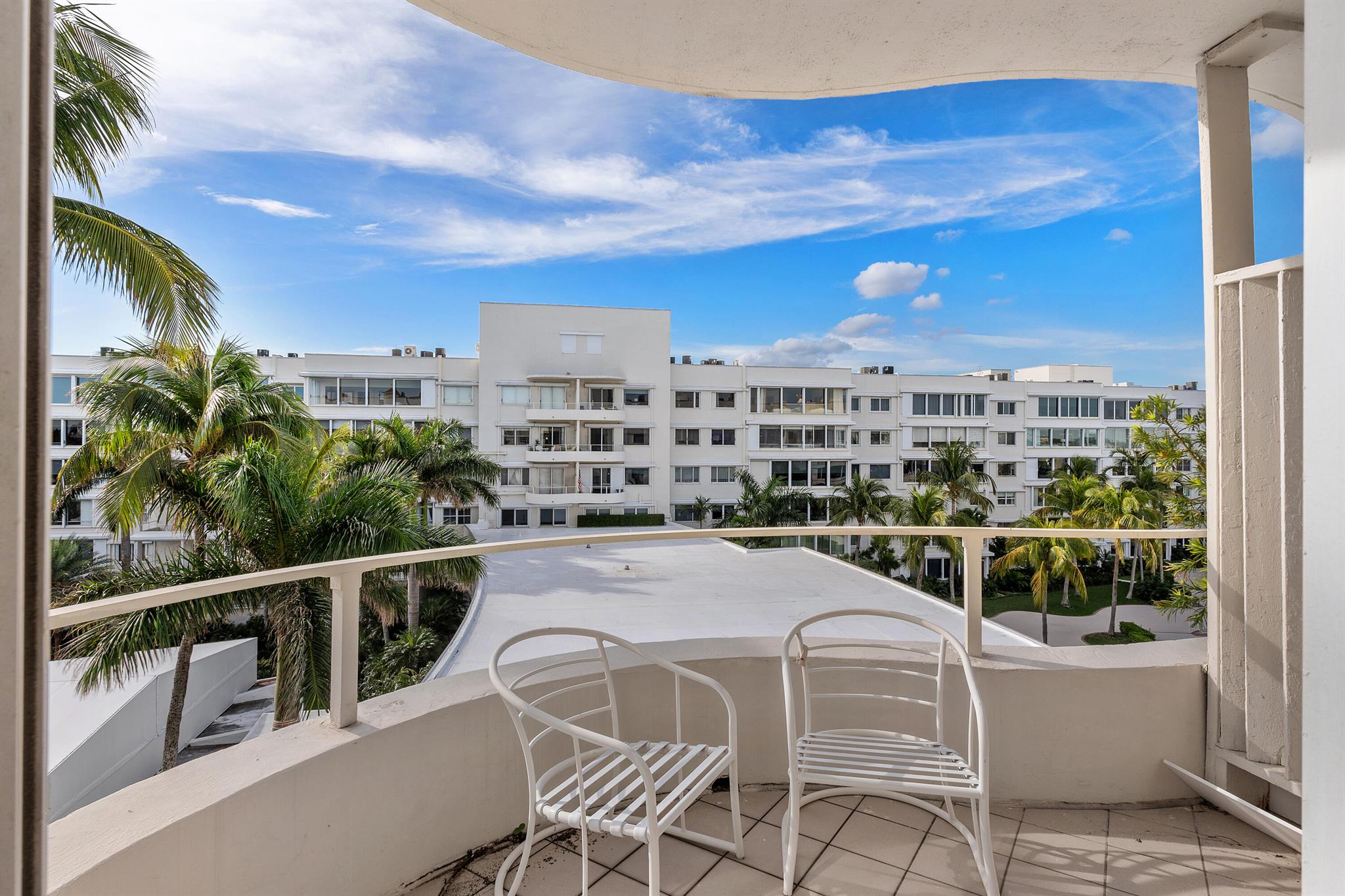 44 Cocoanut Row 508/509 A