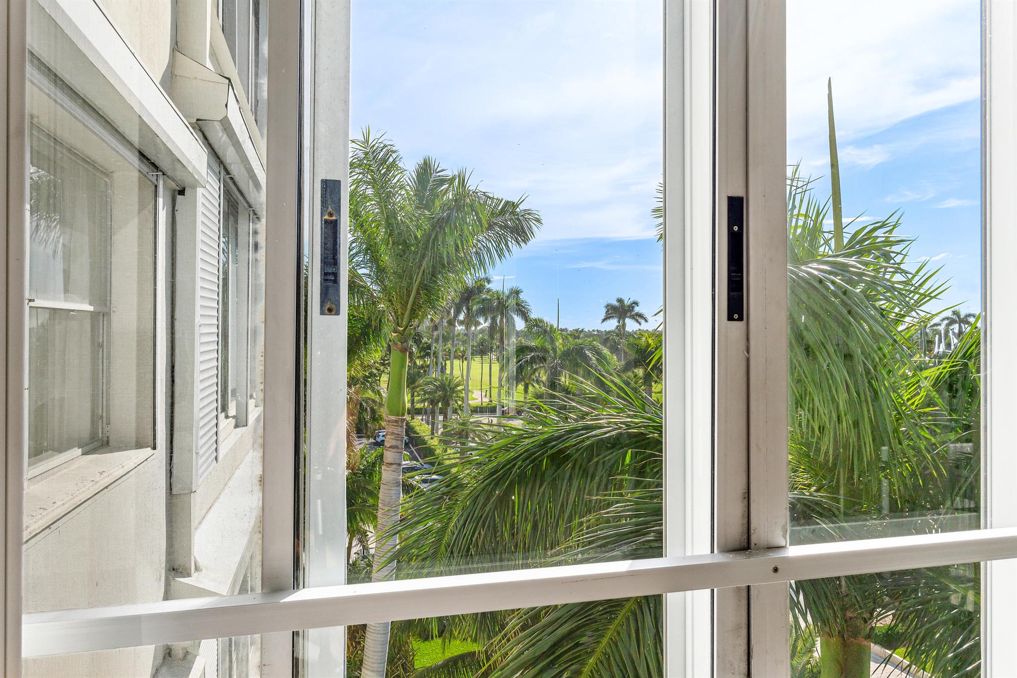 44 Cocoanut Row 508/509 A