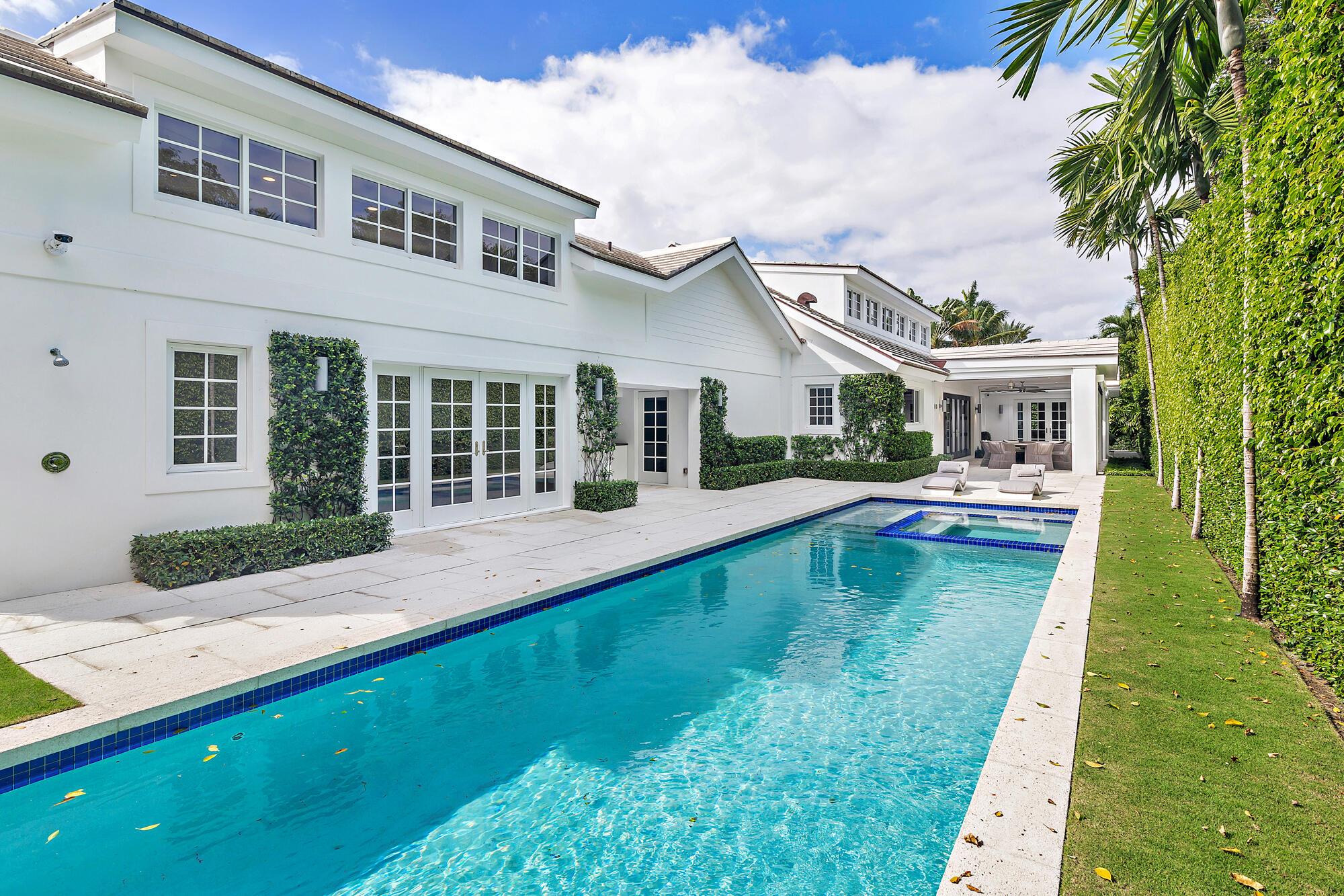 285 Colonial Lane
