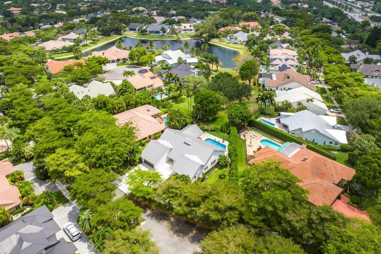 1305 Parkside Circle S