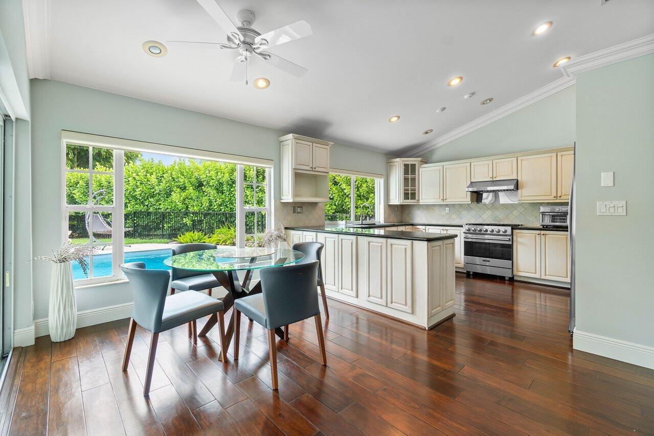 1305 Parkside Circle S