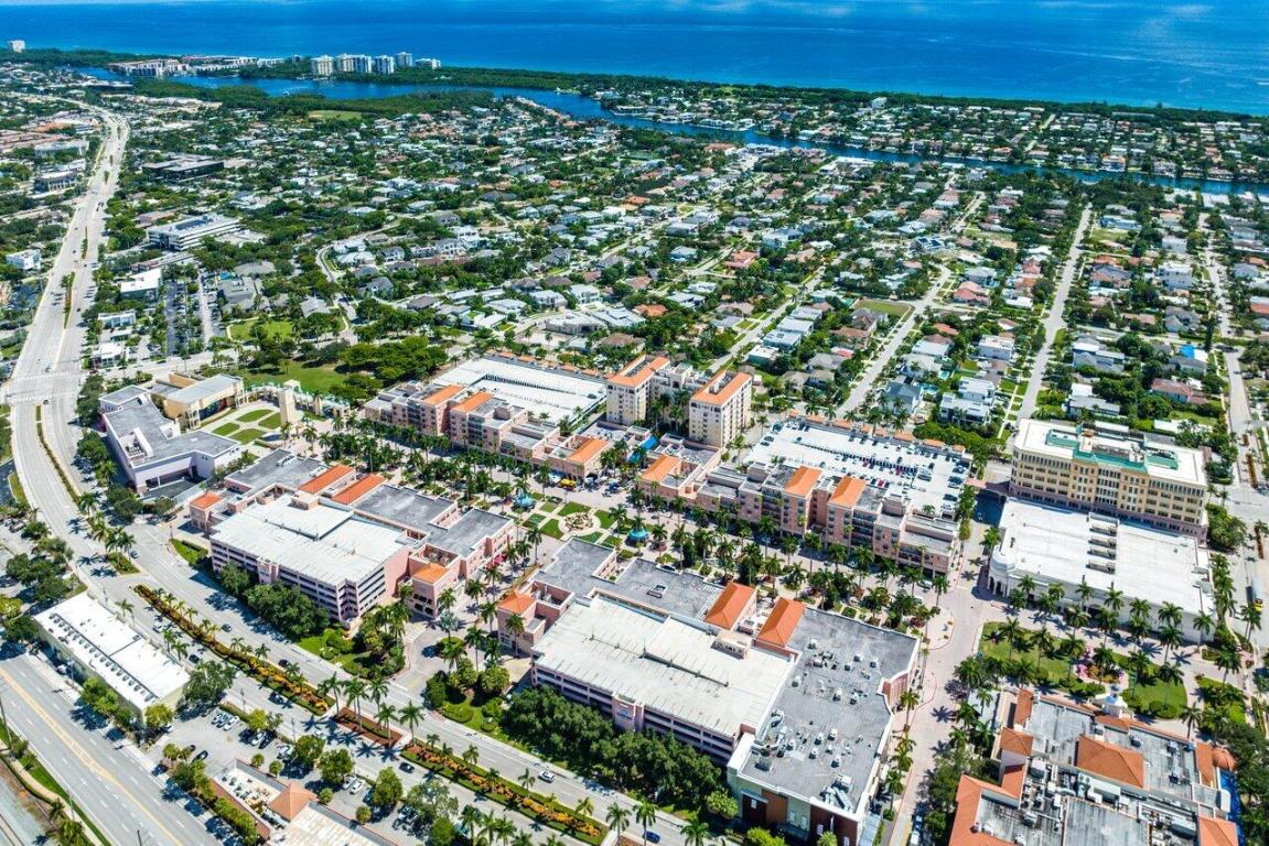 1305 Parkside Circle S