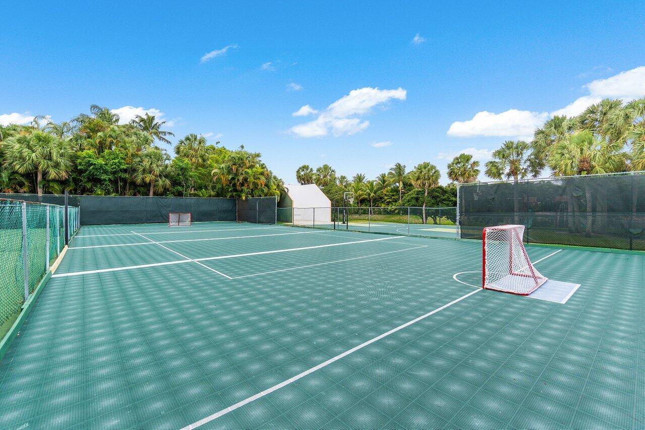 1305 Parkside Circle S