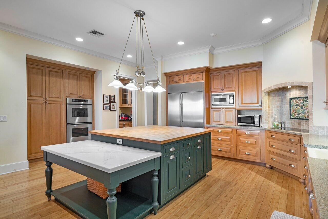 5559 Pennock Point Road