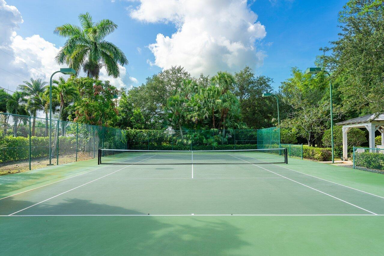 5559 Pennock Point Road