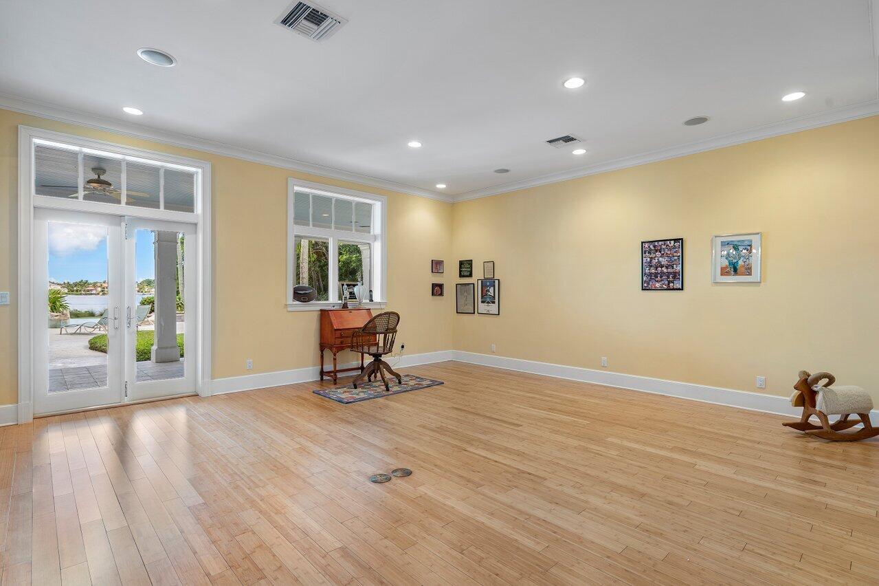 5559 Pennock Point Road