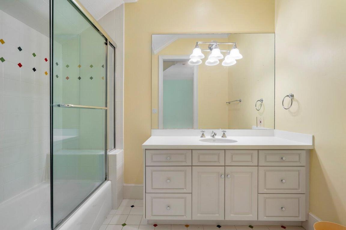 5559 Pennock Point Road