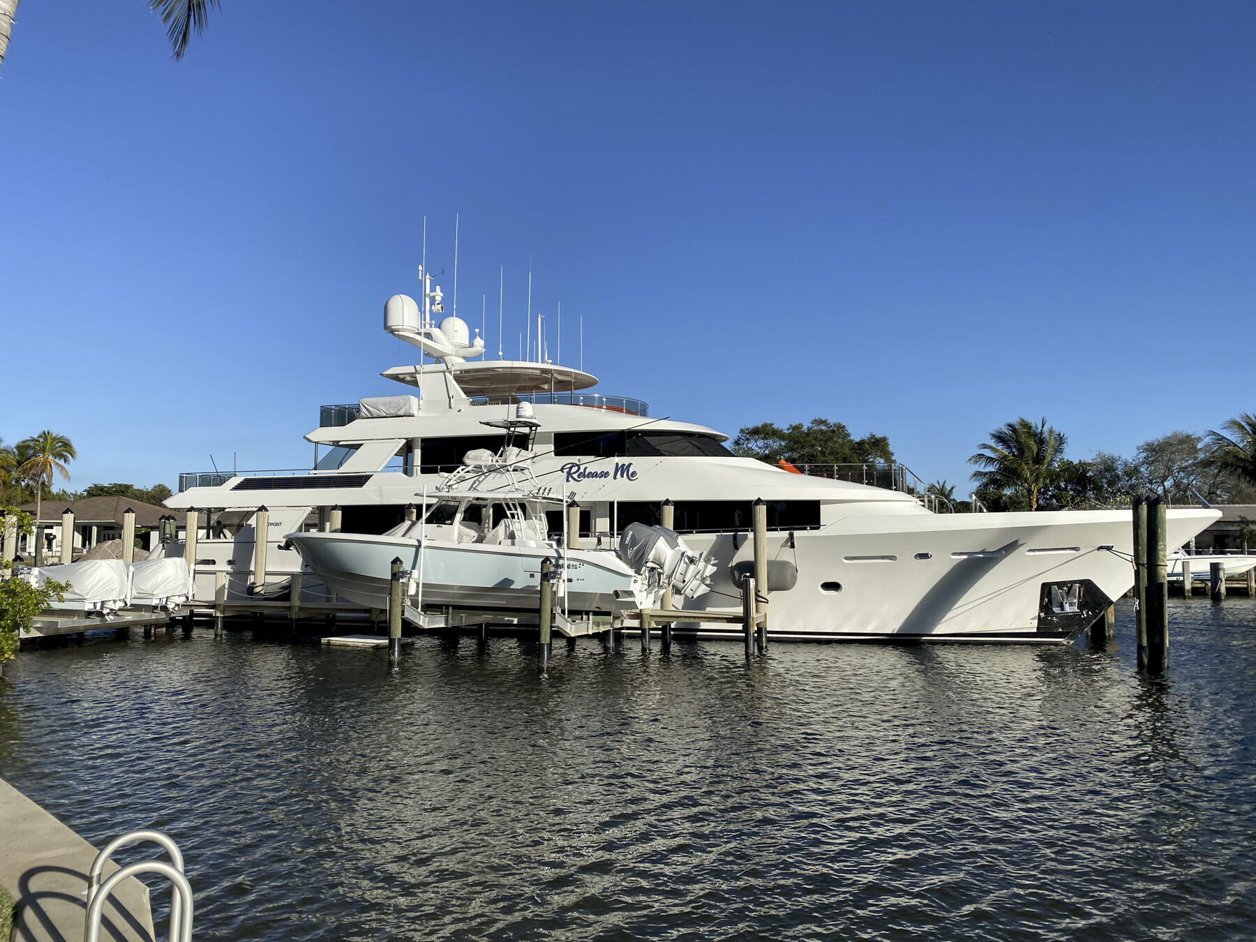 756 Harbour Isles Court