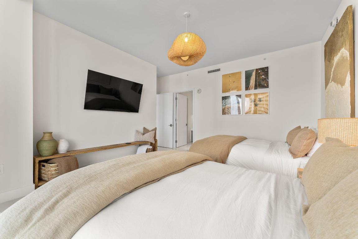 3100 N Ocean Drive H-1006