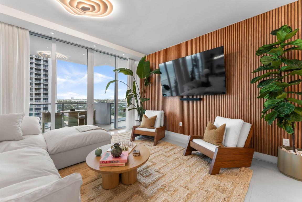 3100 N Ocean Drive H-1006