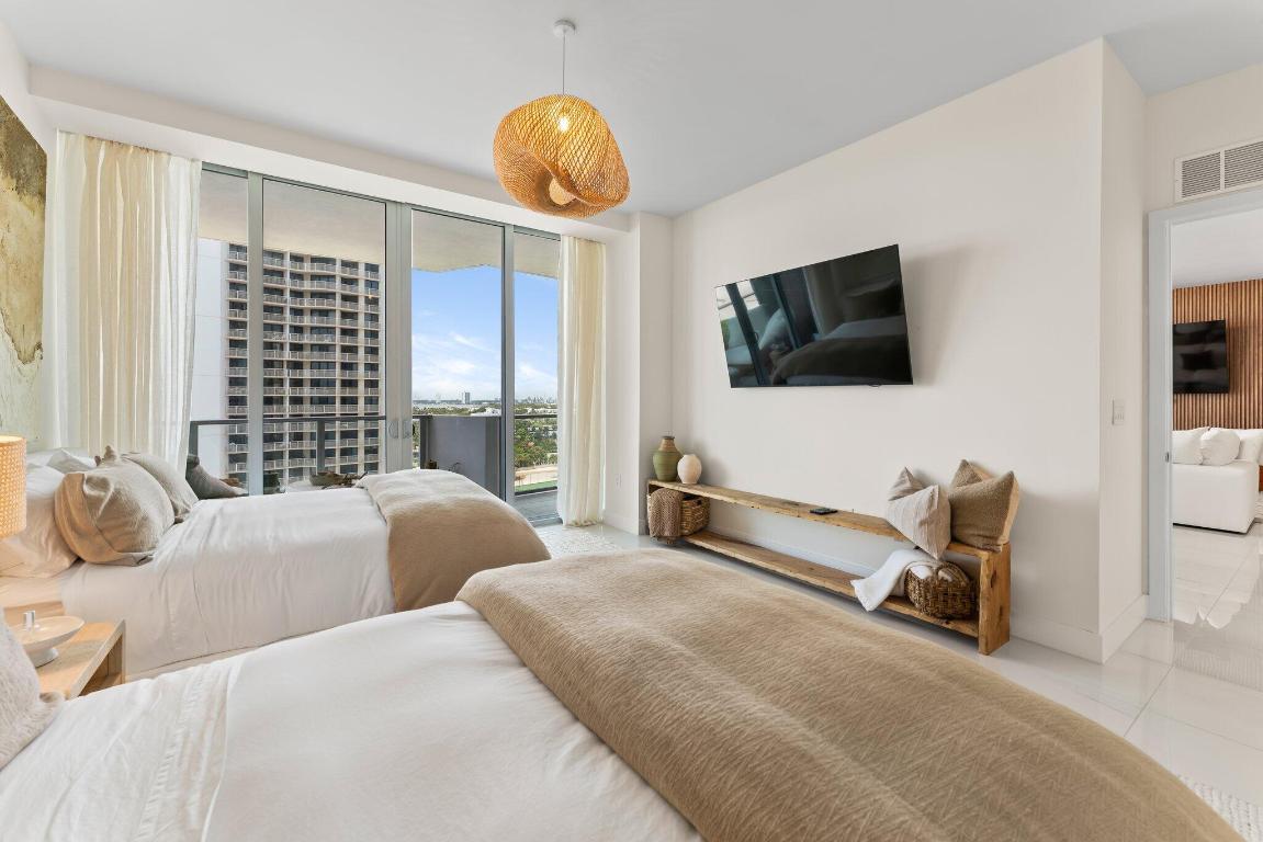 3100 N Ocean Drive H-1006