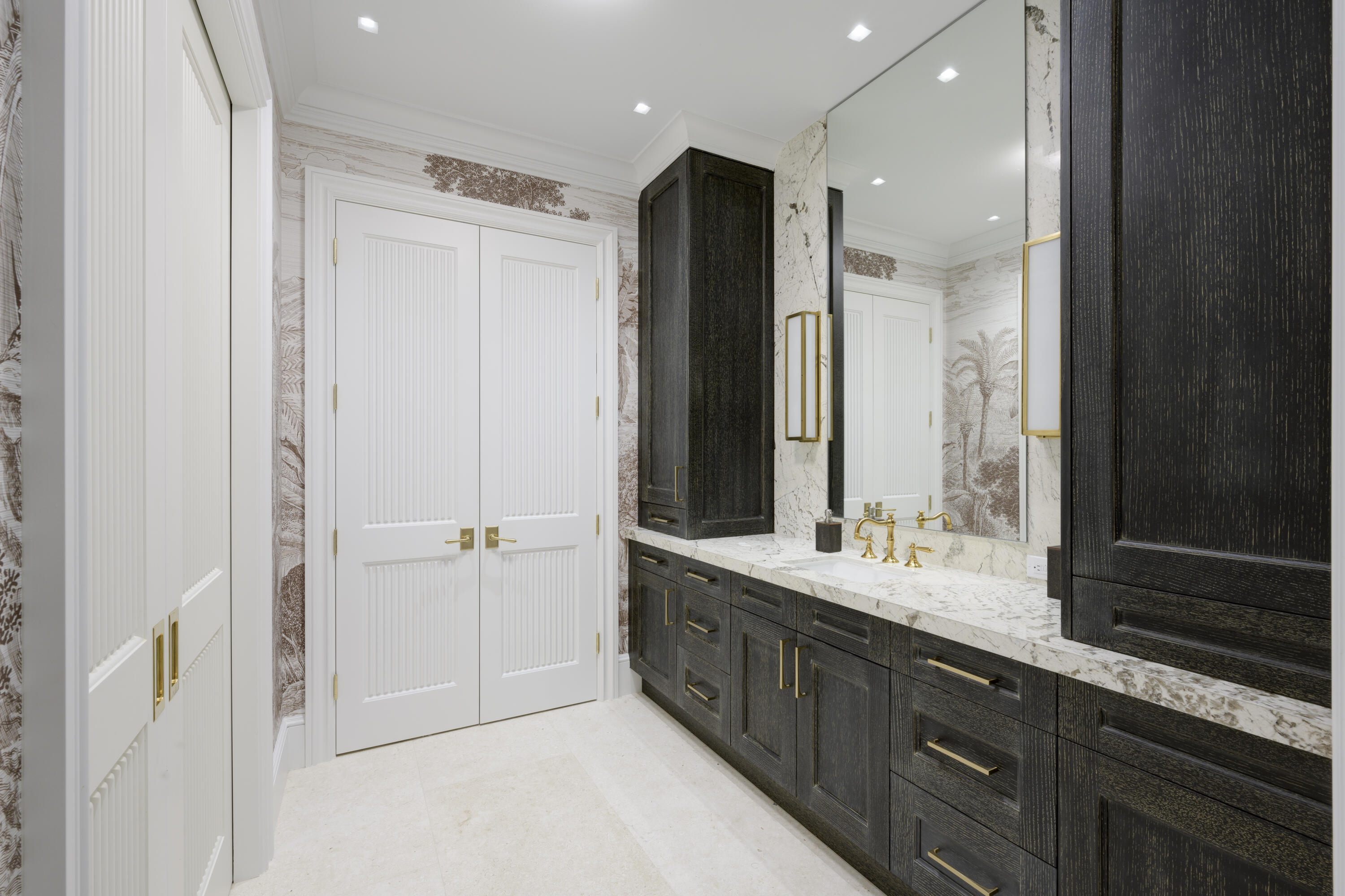 220 Brazilian Avenue West Unit