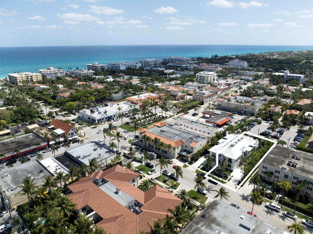 220 Brazilian Avenue West Unit