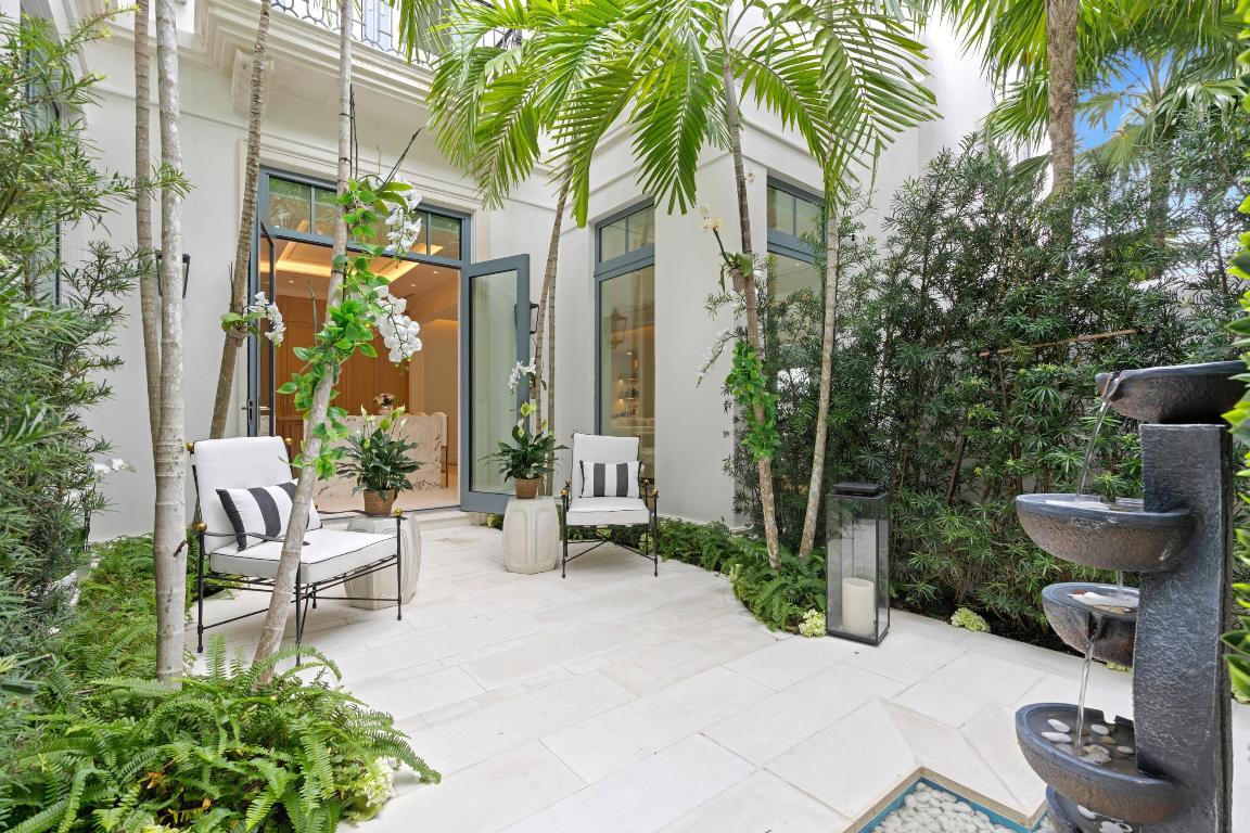 220 Brazilian Avenue West Unit