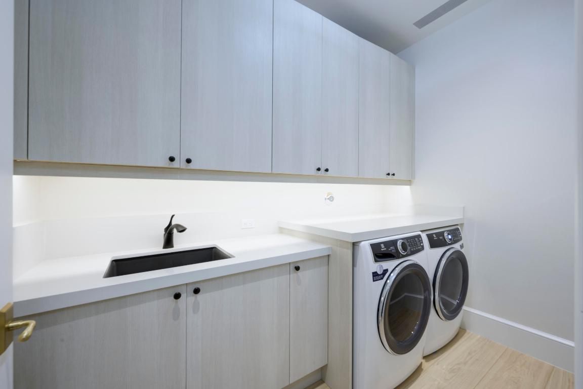 220 Brazilian Avenue West Unit