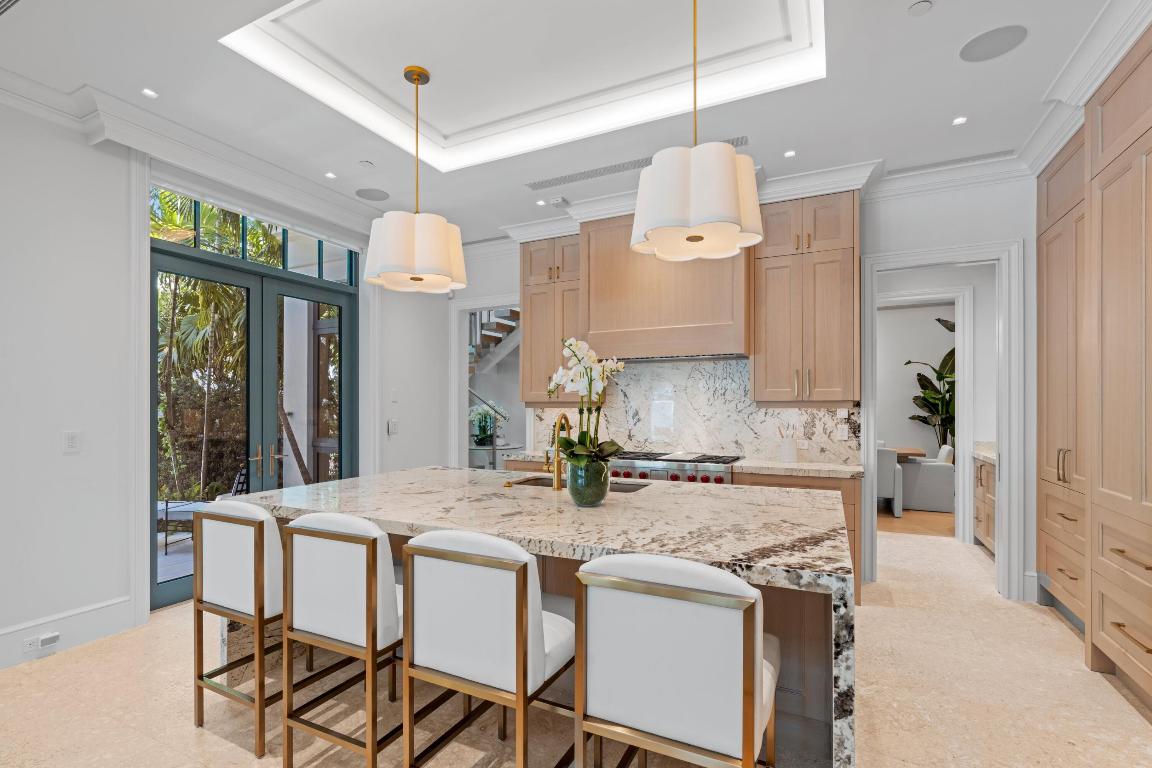 220 Brazilian Avenue West Unit