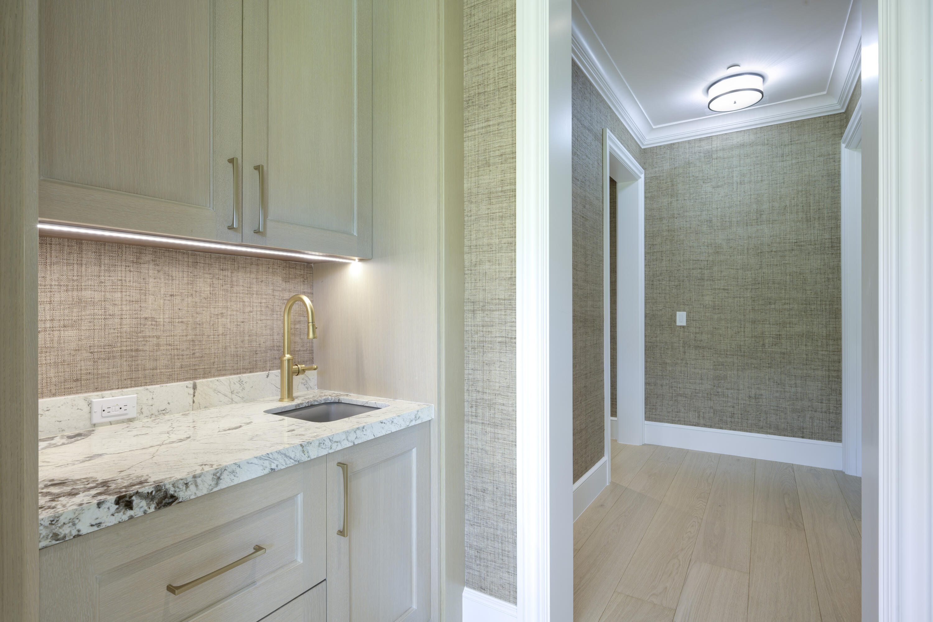 220 Brazilian Avenue West Unit