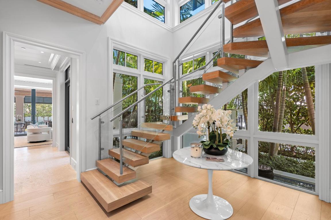 220 Brazilian Avenue West Unit