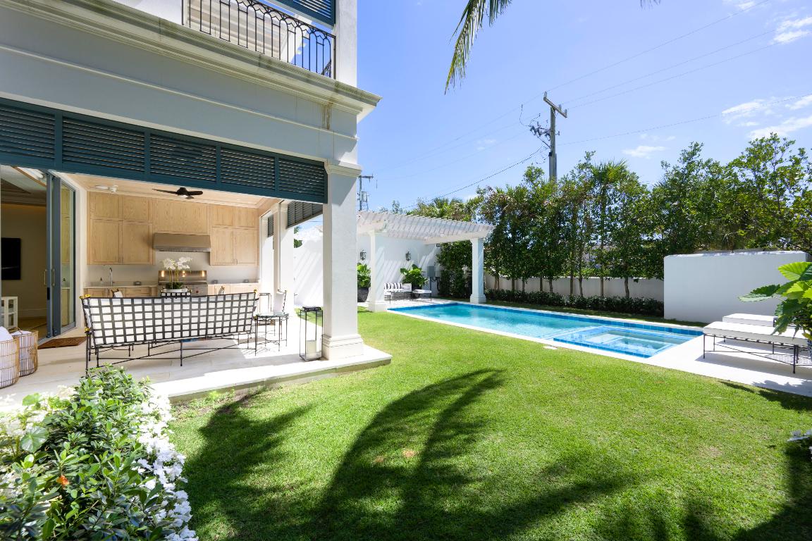 220 Brazilian Avenue West Unit