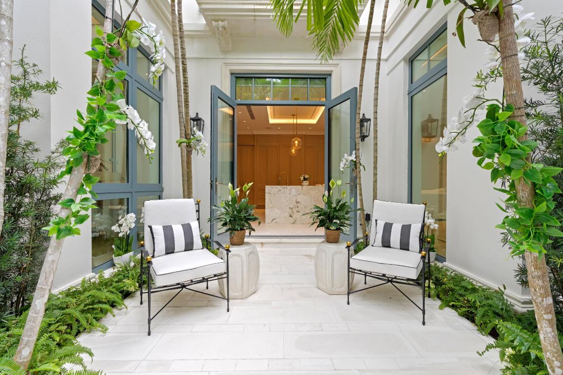 220 Brazilian Avenue West Unit