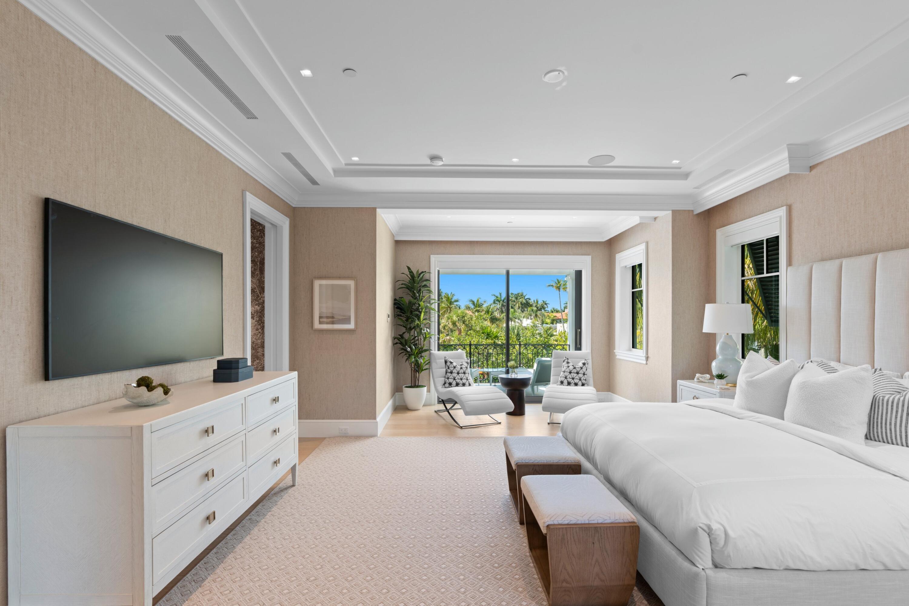 220 Brazilian Avenue West Unit