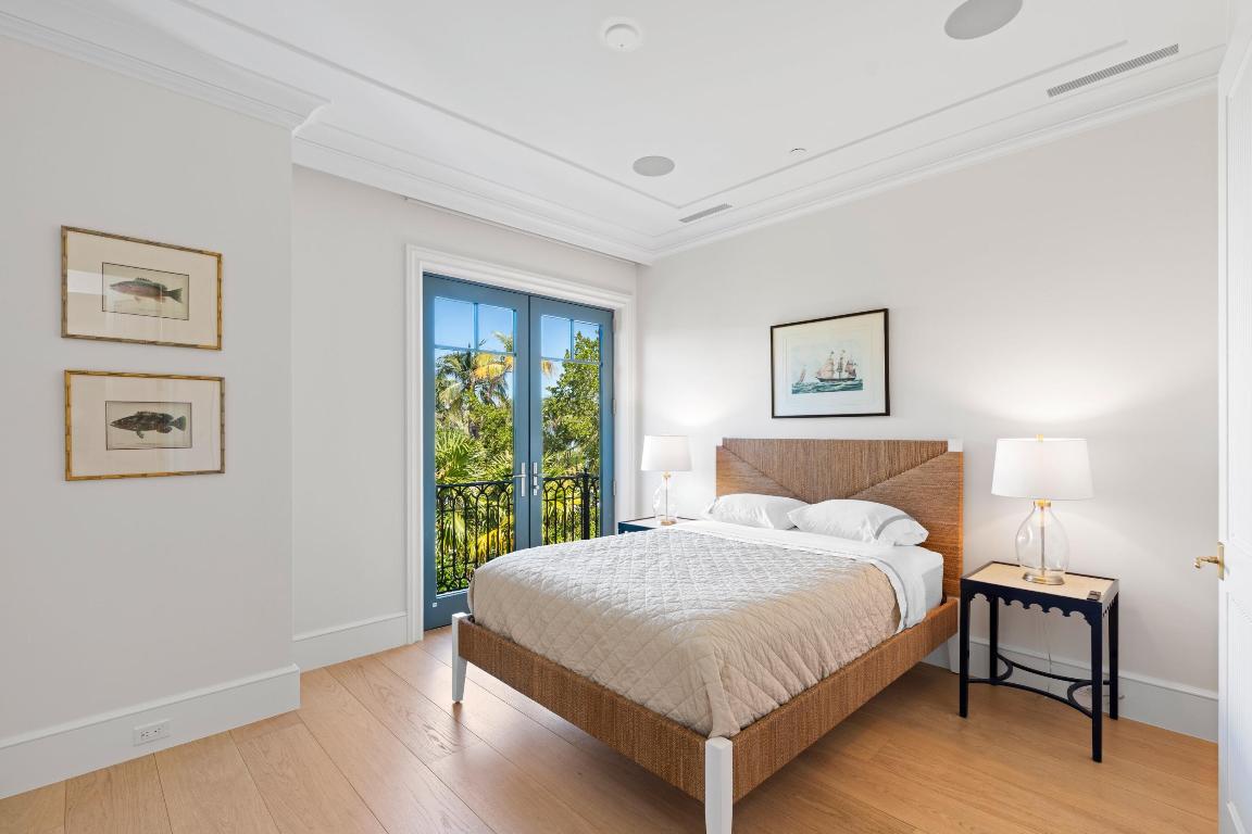 220 Brazilian Avenue West Unit