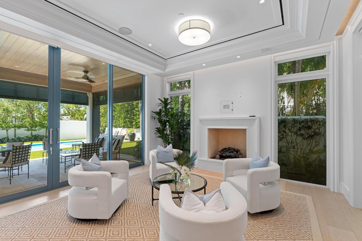 220 Brazilian Avenue West Unit