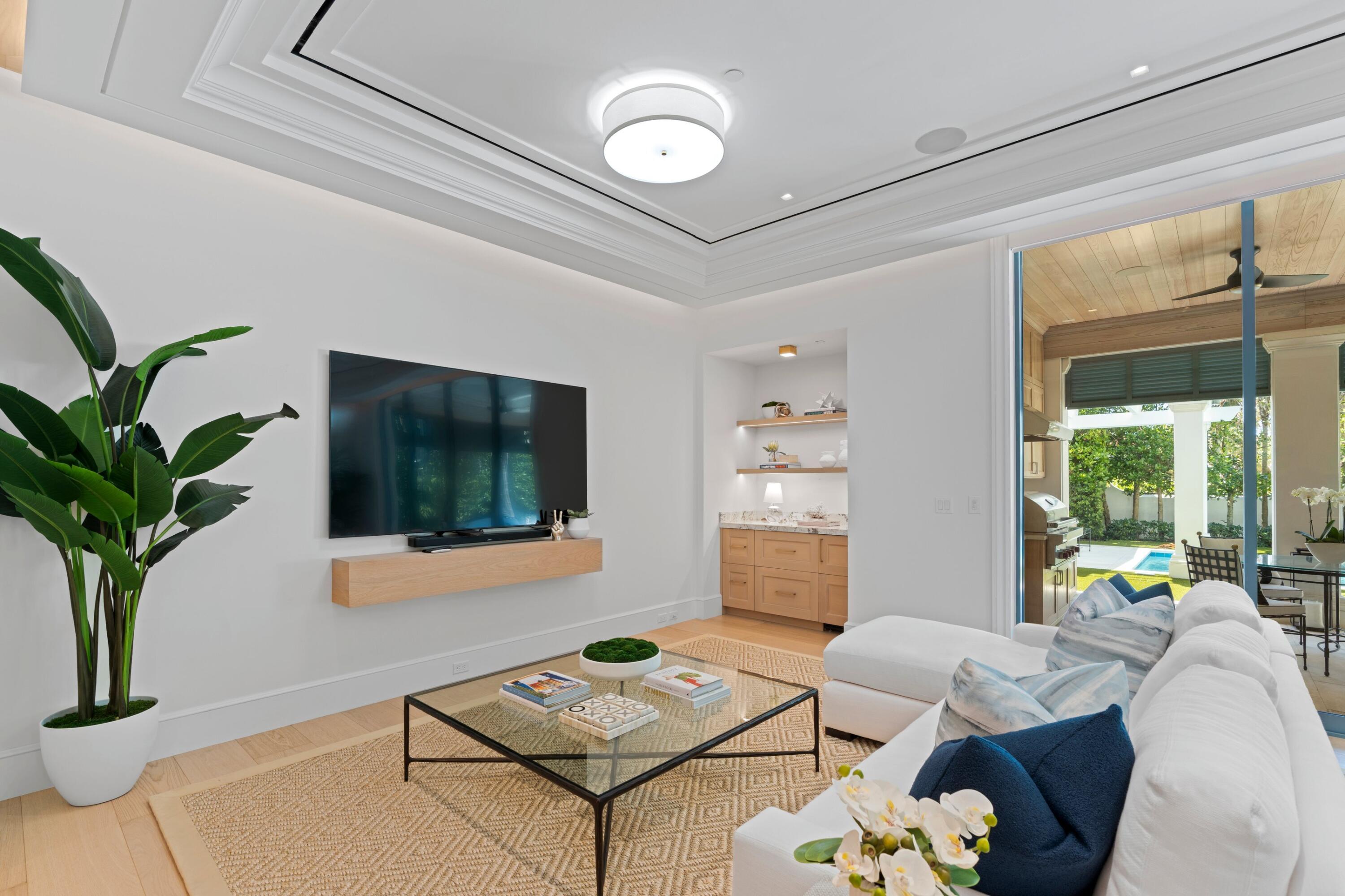 220 Brazilian Avenue West Unit